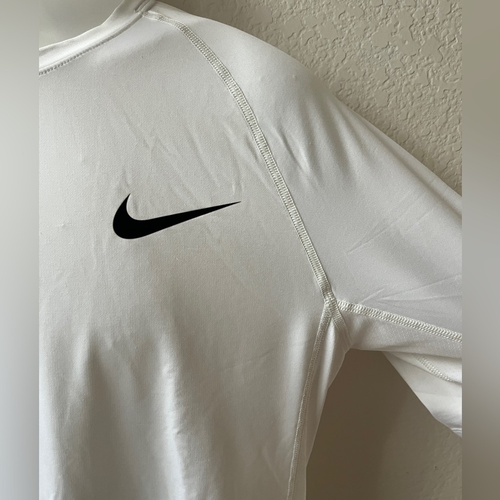 Nike white activewear size L - Picture 4 of 7
